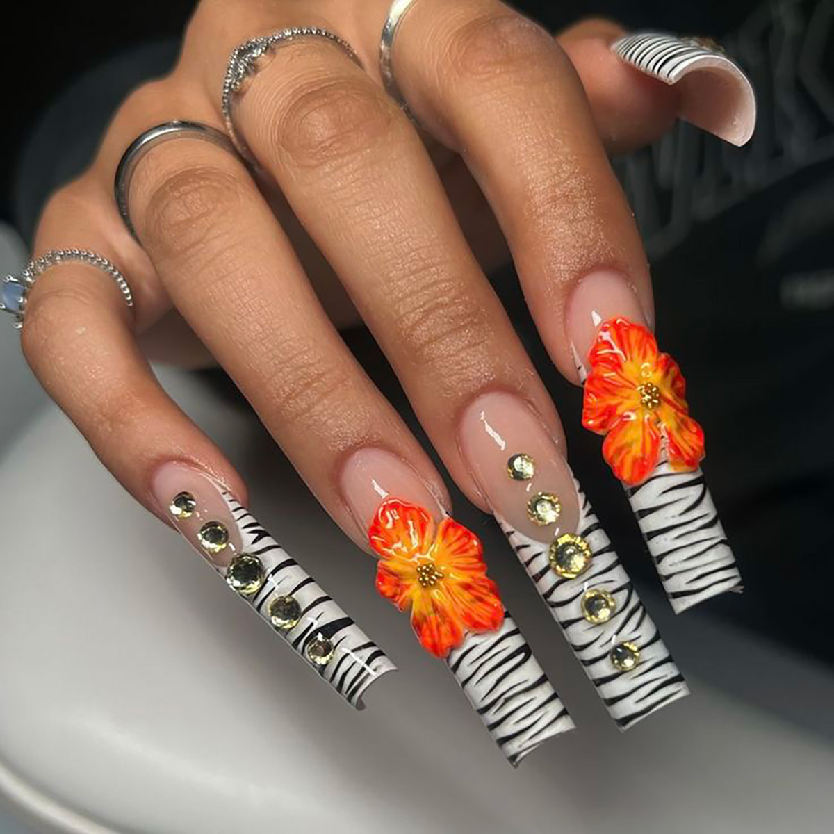 24pcs Flower Press on Nails Ar - огляд і ціна Nail Art Quirky